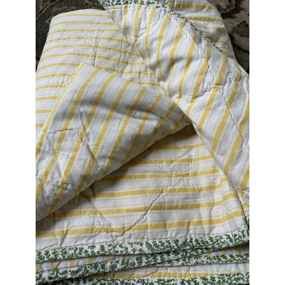 Vintage Quilt bedspread Coverlet Patchwork Botanical reversible white 78x78”